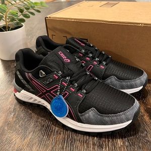 NEW Womens ASICS Sneakers Running Shoe size 8